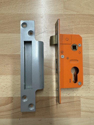 Legge 8512 euro - 2”, mortice