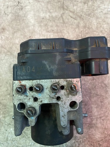 Mitsubishi 200 triton - /,