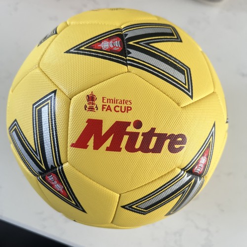 Mitre size yellow cup - 4,