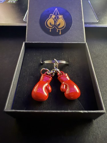 Mini red boxing gloves - red,