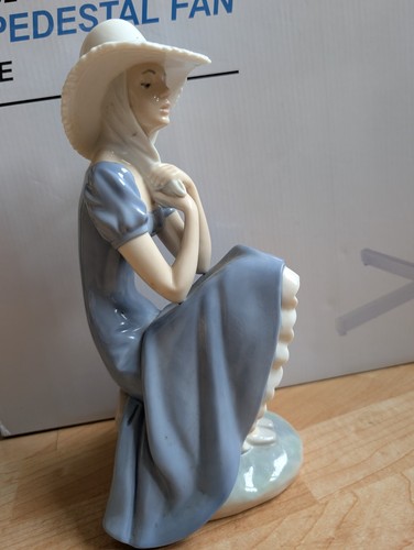 Nao figurine - nao,