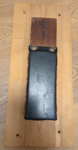 Wall mount makiwara - wall, hand
