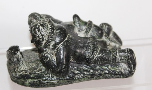 Inuit wolf sculptures - sculptures, 2