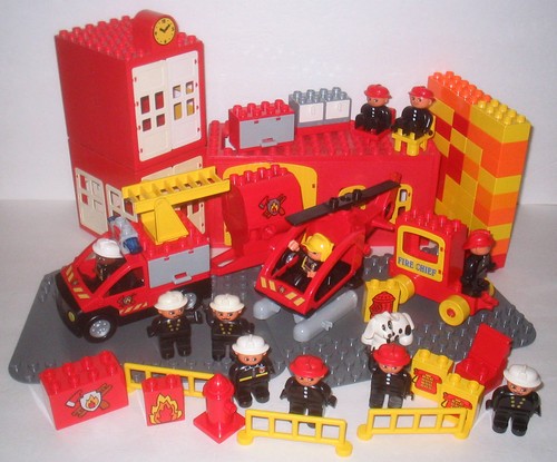 Bundled lot duplo fire station - fire,