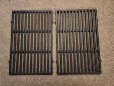 Pair of metal griddles cooking grates for cooking barbecue