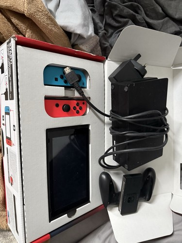 Nintendo switch 32gb handheld - nintendo,