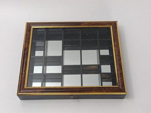 Vintage small wooden shelf - wooden,