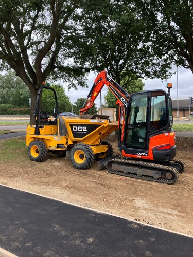 Mini digger hire - digger, 1-3