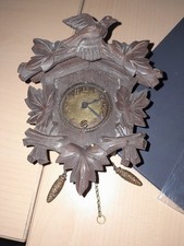 VINTAGE SMALL CARVED WOODEN BIRD CLOCK FOR SPARES OR REPAIR