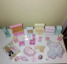 🌸 Wooden Dollhouse