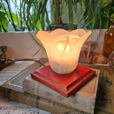 Vintage table lamp shelf