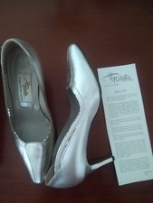 Renata Italian Leather Silver Shoes Size 6 Worn Twice.