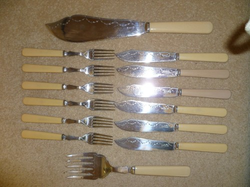 Antique fourteen piece set - an,