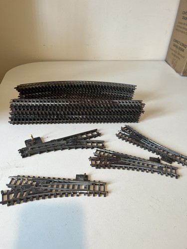 Triangle gauge train - train, track