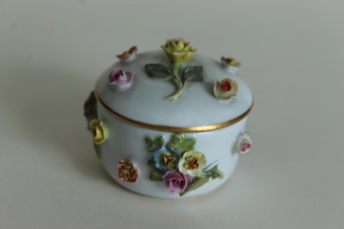 Meissen miniature lidded box - meissen,