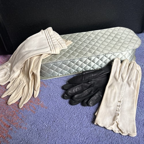Pair vintage gloves 5 - vintage,