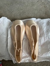 ballet pointe shoes - Gaynor