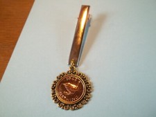 FARTHING - WREN LIMITED EDITION BRONZE CASED PENDANT NAPKIN CLIP - 1938 to 1955