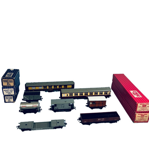 Hornby dublo wagons coaches - wagons,