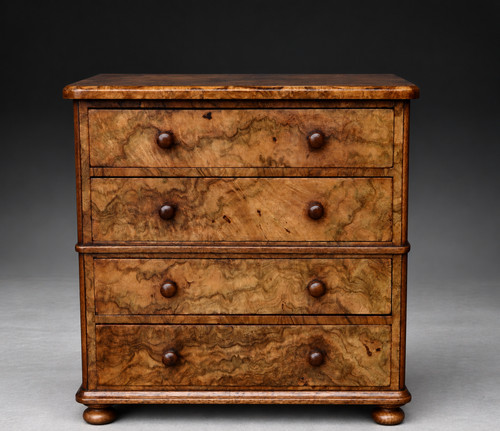 Small victorian walnut chest - small,