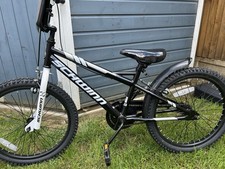 20” Schwinn BMX Bike - Age 6+