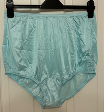 VANITY FAIR Silky soft nylon