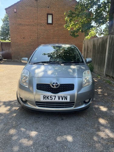 Toyota yaris vvt 2l 5dr - sr,