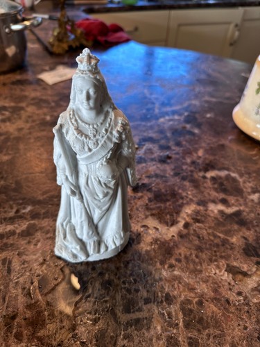 Queen victoria pottery - queen,