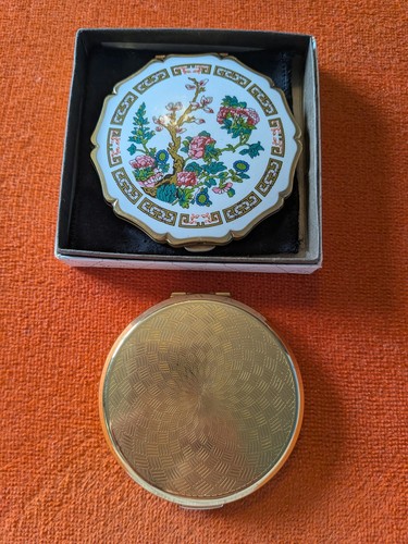 Two pretty vintage - two,