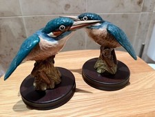 A PAIR OF BESWICK KINGFISHERS 2371 ON FACTORY MOUNTED BASES