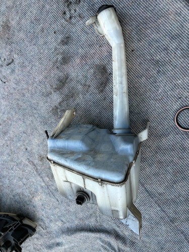 Lexus rx300 washer bottle - rx300,