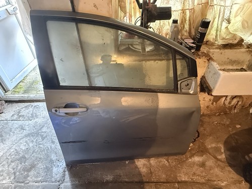 Toyota yaris driver - driver, front