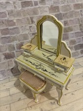 Dolls house scale - 1/12,