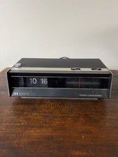 Flapping clock radio clock