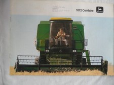 JOHN DEERE 1072 COMBINE Sales Brochure. 1983