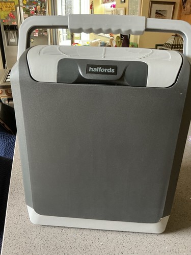 Halfords in car - l,