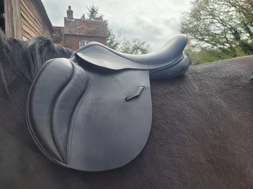 Immaculate jump saddle - ja,