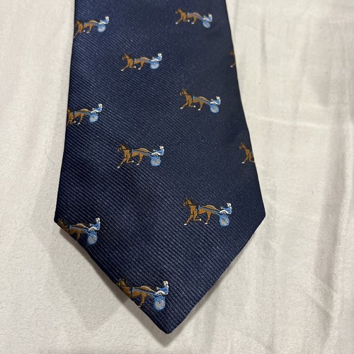 Men trotting horse tie - trotting,