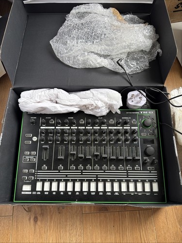 Roland rhythm performer - rhythm,