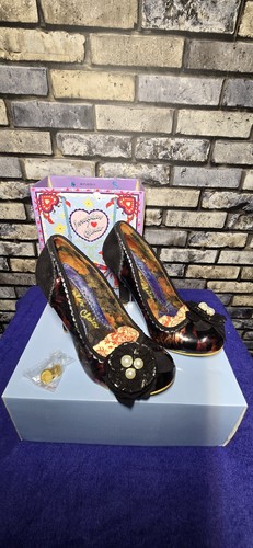 Irregular choice forest row - choice,