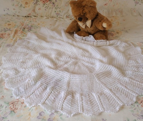 Hand crochet white circular - crochet,