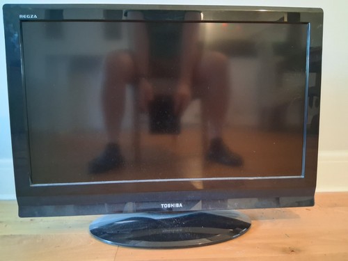 Toshiba inch lcd black - 32,