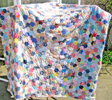 Beautiful Multi Colouredl Vintage Homemade Patchwork ( hexagonal ) Quilt/Throw