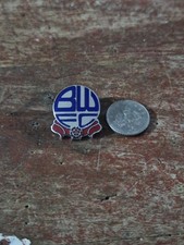 BOLTON  WANDERERS F C - W . REEVES VINTAGE COLLECTABLE  FOOTBALL  BADGE