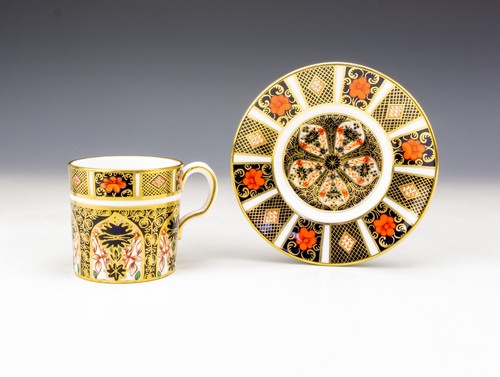 Royal crown derby porcelain - derby,