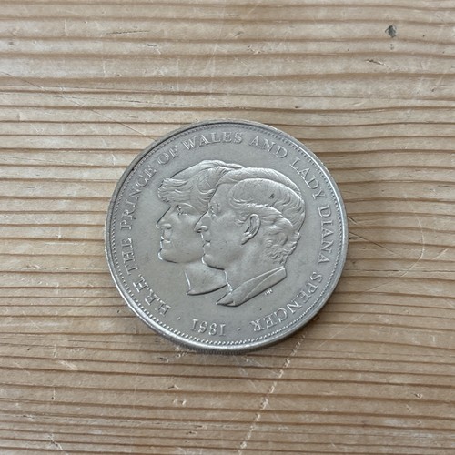 Commemorative crown coin royal - crown,