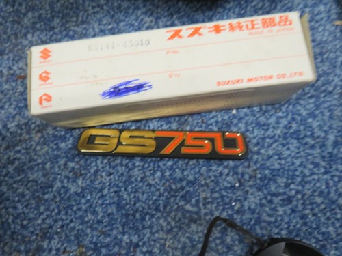 Suzuki gs750 side - panel, badge