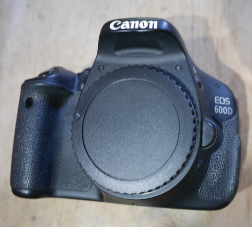 Canon eos 600d dslr body - canon,