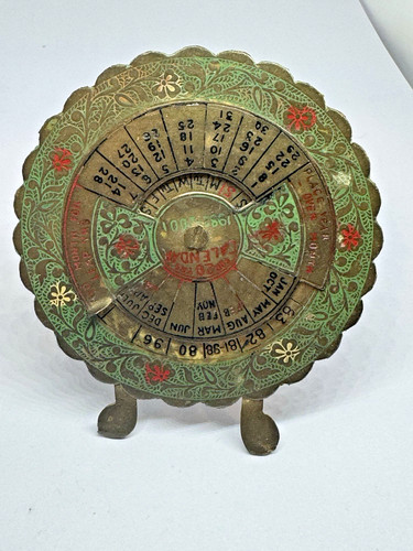 Vintage year round brass - round,