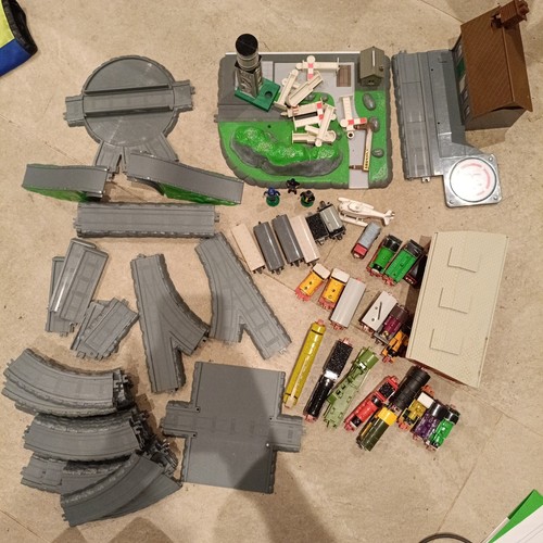 Ertl train sheds station - train's,